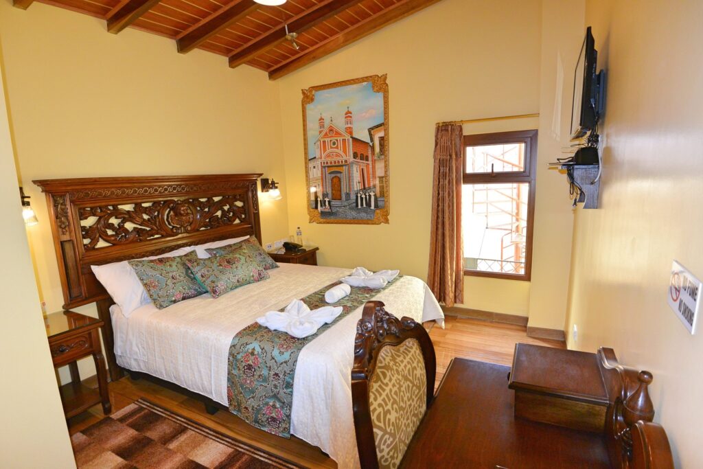 Hote-Basilica-Habitaciones-Estandar-santa-Catalina-1-min